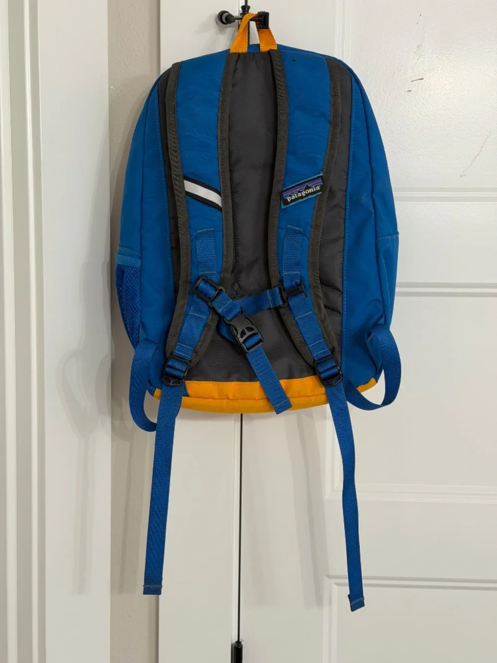 Patagonia Kids Refugio 15L Gym Backback Outdoor Hiking Trail Bag Blue Orange